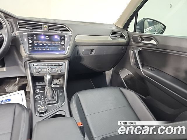 Volkswagen Tiguan Allspace 2.0 TSI Prestige 2019 — фото 10
