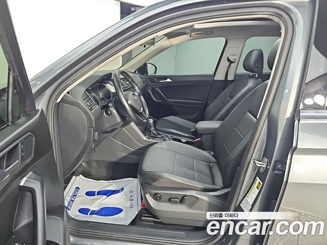 Volkswagen Tiguan Allspace 2.0 TSI Prestige 2019 — фото 15