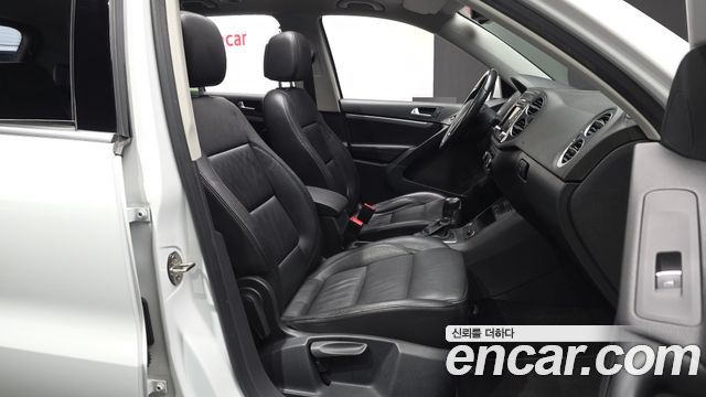 Volkswagen Tiguan 2.0 TDI  Premium 5N 2014 — фото 12