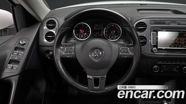 Volkswagen Tiguan 2.0 TDI  Premium 5N 2014 — фото 13