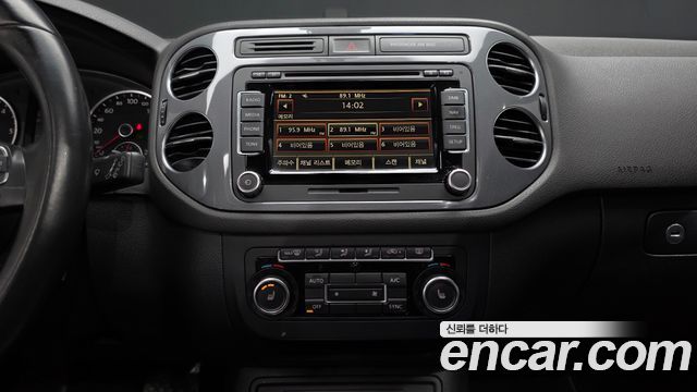 Volkswagen Tiguan 2.0 TDI  Premium 5N 2014 — фото 14