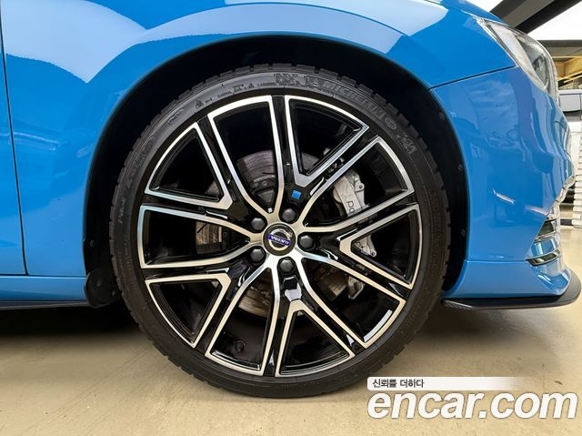 Volvo V60 Polester 2018 — фото 5
