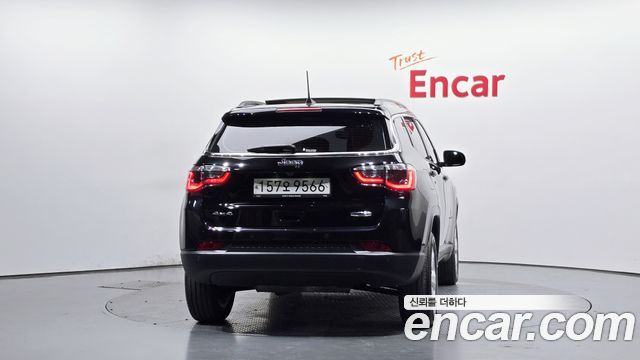 Jeep Compass (II) 2.4 Longitude AWD 2019 — фото 4