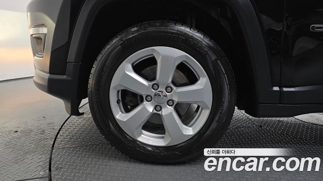 Jeep Compass (II) 2.4 Longitude AWD 2019 — фото 5