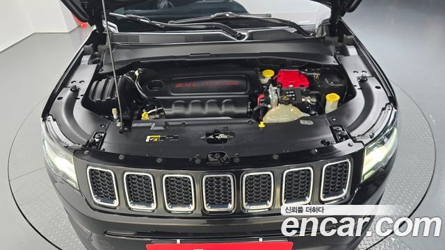 Jeep Compass (II) 2.4 Longitude AWD 2019 — фото 6