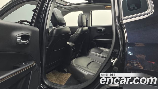 Jeep Compass (II) 2.4 Longitude AWD 2019 — фото 11