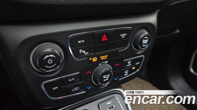 Jeep Compass (II) 2.4 Longitude AWD 2019 — фото 17