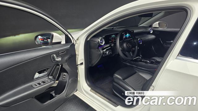 Mercedes-Benz A-Class (W177) A220 Sedan 2020 — фото 11