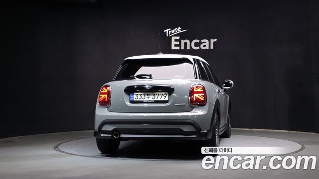 MINI Cooper 5Door Classic Third Generation 2023 — фото 4