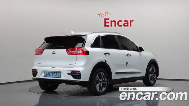 Kia Niro EV Noblesse 2020 — фото 2