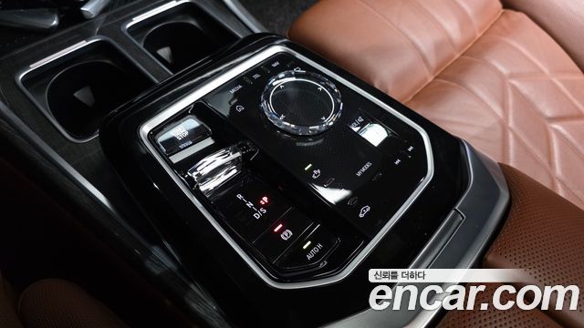BMW 7 Series (G70) 740d xDrive M Sport 2024 — фото 9