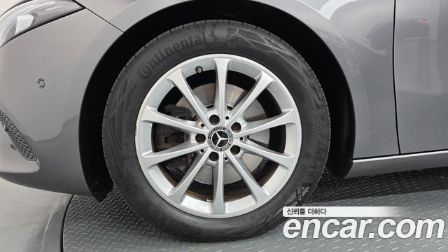 Mercedes-Benz A-Class (W177) A220 Sedan 2020 — фото 5