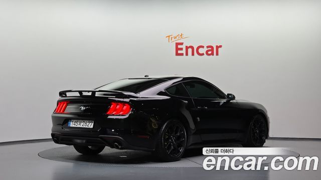 Ford Mustang Coupe 2018 — фото 2