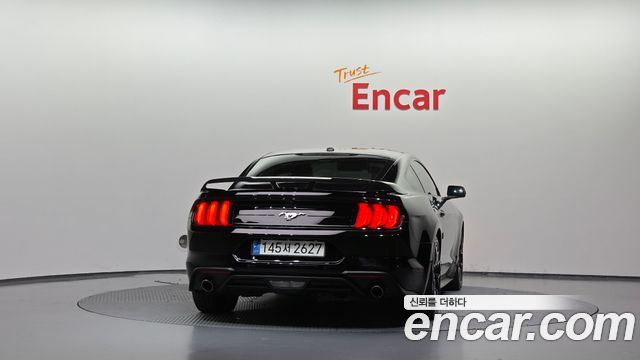 Ford Mustang Coupe 2018 — фото 4