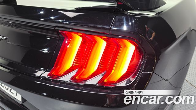 Ford Mustang Coupe 2018 — фото 23