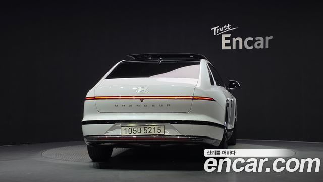 Hyundai Grandeur (GN7) 2,5 Gasoline 2WD Calligraphy 2024 — фото 4