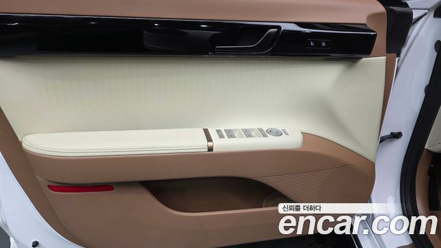 Hyundai Grandeur (GN7) 2,5 Gasoline 2WD Calligraphy 2024 — фото 24