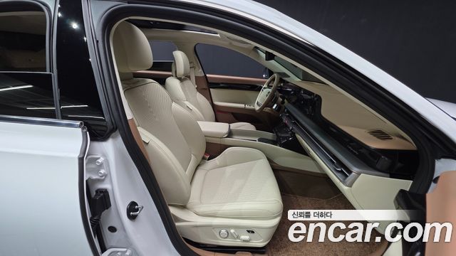 Hyundai Grandeur (GN7) 2,5 Gasoline 2WD Calligraphy 2024 — фото 26