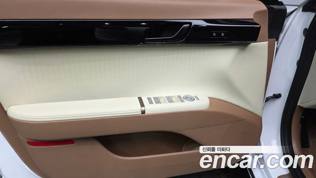 Hyundai Grandeur (GN7) 2,5 Gasoline 2WD Calligraphy 2024 — фото 30