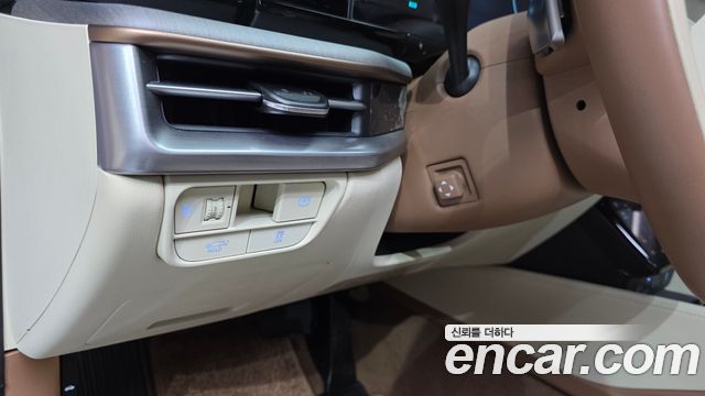Hyundai Grandeur (GN7) 2,5 Gasoline 2WD Calligraphy 2024 — фото 35