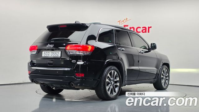 Jeep Grand Cherokee 3.0 Diesel Overland WK2 2018 — фото 2