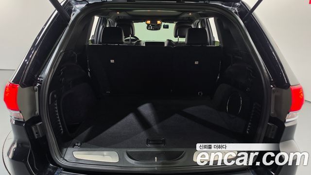 Jeep Grand Cherokee 3.0 Diesel Overland WK2 2018 — фото 19