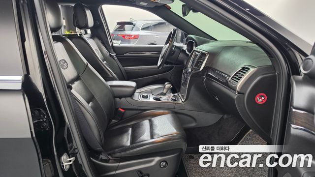 Jeep Grand Cherokee 3.0 Diesel Overland WK2 2018 — фото 26