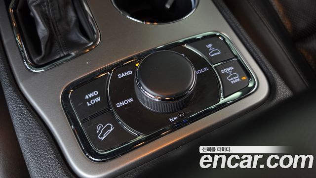 Jeep Grand Cherokee 3.0 Diesel Overland WK2 2018 — фото 31