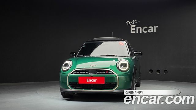 MINI Cooper S (IV) 5 Door Favoured 2025 — фото 3