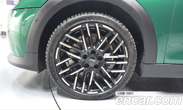 MINI Cooper S (IV) 5 Door Favoured 2025 — фото 5
