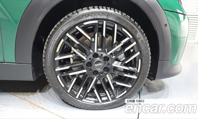 MINI Cooper S (IV) 5 Door Favoured 2025 — фото 21