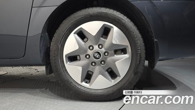 Hyundai Staria 4WD Tourer 9-Seater Modern 2022 — фото 21