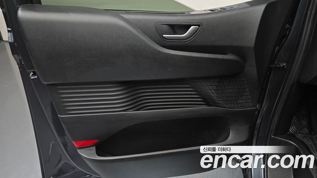 Hyundai Staria 4WD Tourer 9-Seater Modern 2022 — фото 24