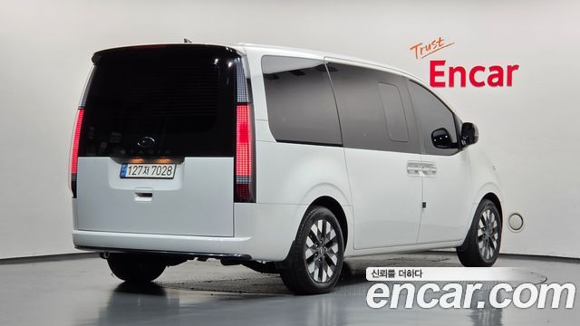 Hyundai Staria Lounge 9-Seater Prestige 2023 — фото 2