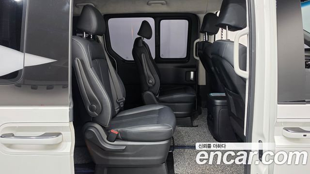 Hyundai Staria Lounge 9-Seater Prestige 2023 — фото 11