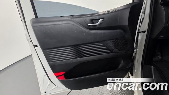 Hyundai Staria Lounge 9-Seater Prestige 2023 — фото 24