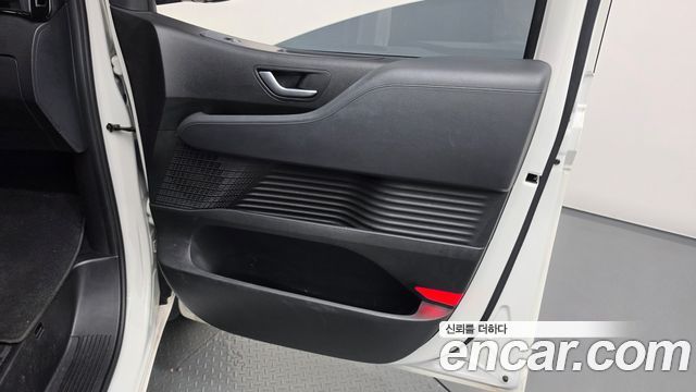 Hyundai Staria Lounge 9-Seater Prestige 2023 — фото 25