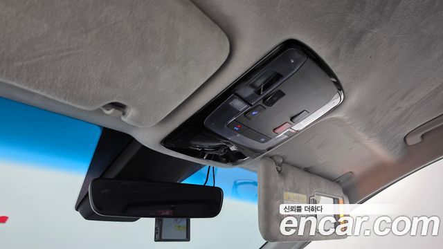 Hyundai Staria Lounge 9-Seater Prestige 2023 — фото 28