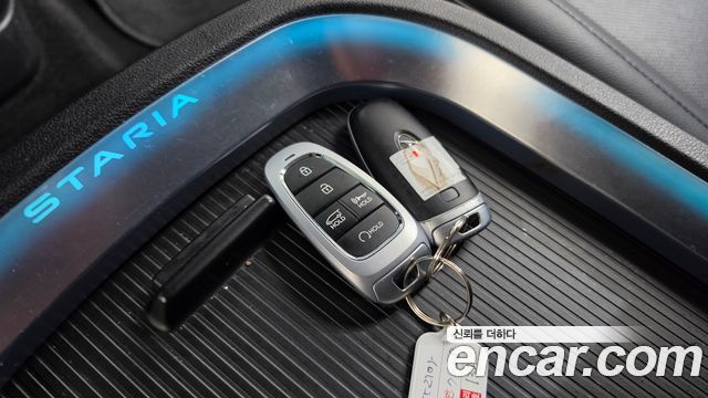 Hyundai Staria Lounge 9-Seater Prestige 2023 — фото 30