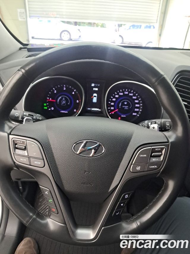Hyundai Santa Fe (DM) Diesel(e-VGT) 2.0 4WD Exclusive 2015 — фото 18