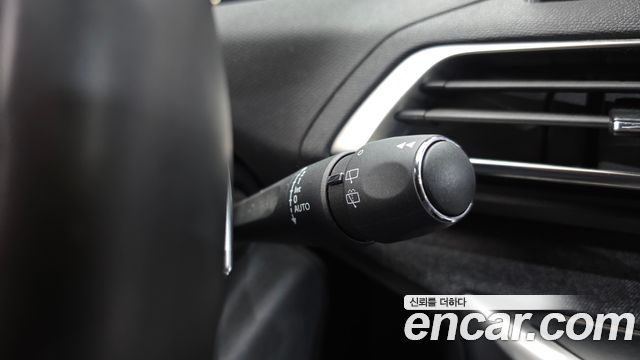 Peugeot 5008 (II) 1.6 BlueHDi Allure 2018 — фото 18