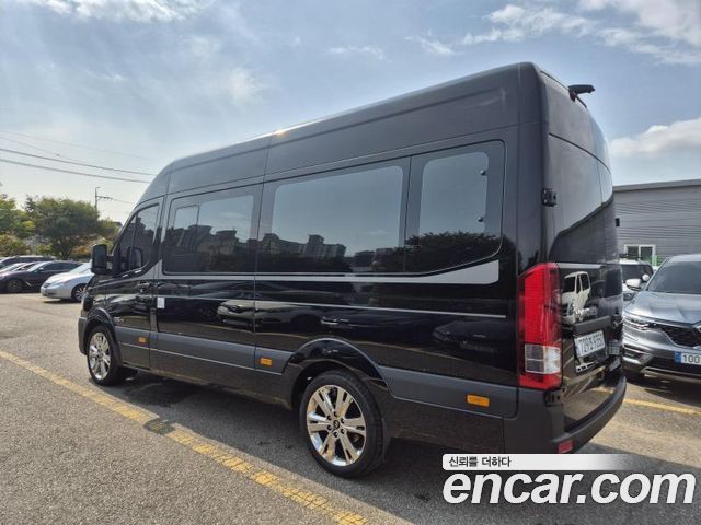 Hyundai Solati 15-seater Luxury 2025 — фото 3
