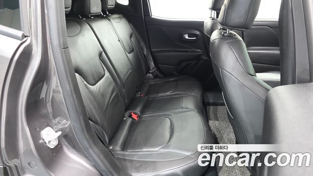 Jeep Renegade 2.4 Limited 2020 — фото 12
