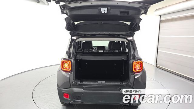 Jeep Renegade 2.4 Limited 2020 — фото 20