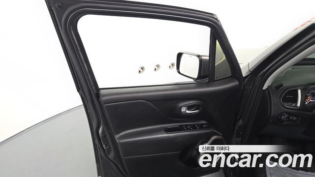 Jeep Renegade 2.4 Limited 2020 — фото 24