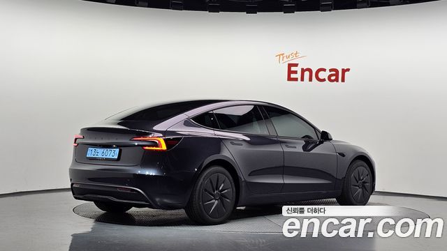 Tesla Model 3 Standard RWD 2027 — фото 2