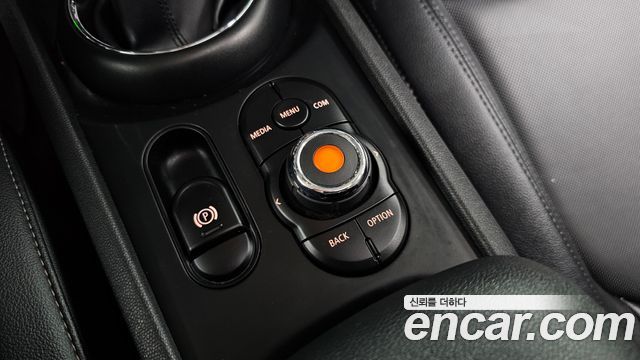 MINI Cooper Clubman Standard 2nd 2018 — фото 22
