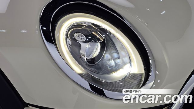 MINI Cooper Clubman Standard 2nd 2018 — фото 28