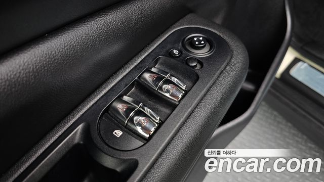 MINI Cooper Clubman Standard 2nd 2018 — фото 34