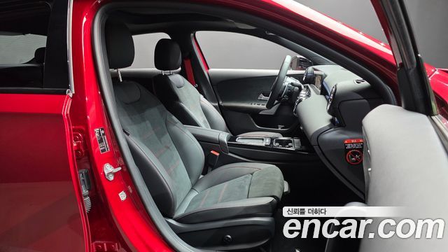 Mercedes-Benz A-Class (W177) AMG A35 4MATIC Sedan 2024 — фото 26